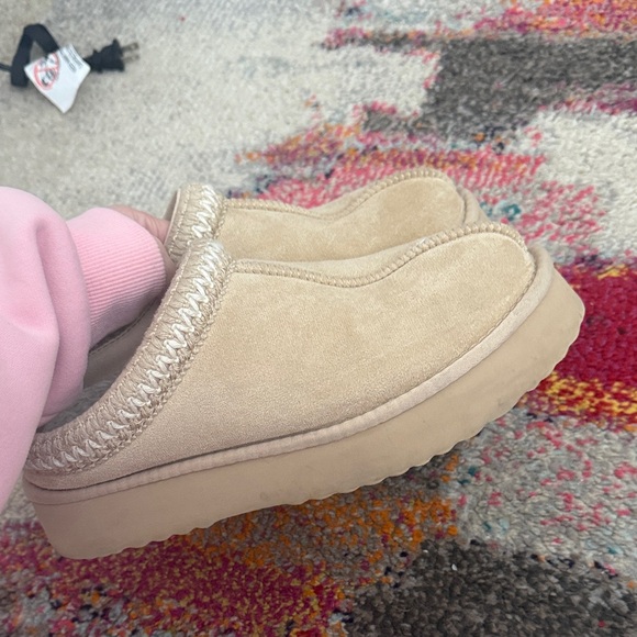 Platform Slippers - Picture 3 of 5